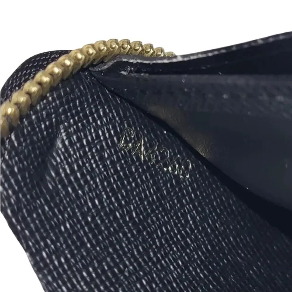 Louis Vuitton Limited Edition Game On Collection White Zippy Wallet 2021 - Picture 4 of 11